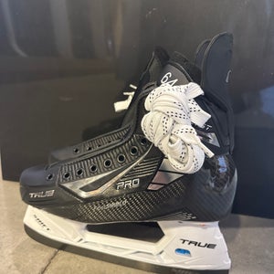 Size 8 NHL Mikael Granlund True Catalyst Pro Custom Hockey Skates Regular Width Pro Stock (New)