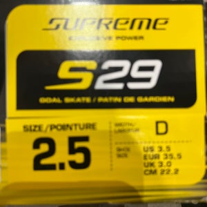 Bauer Supreme S29 Hockey Goalie Skates Regular Width  Size 2.5 (New)