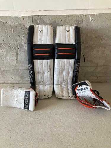 White 35" +2 Senior Vaughn Velocity V5 Goalie Full Set Regular (Used)