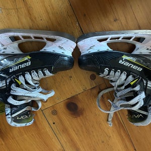 Bauer Vapor X4 Hockey Skates Extra Wide Width Size 2.5 (Used)