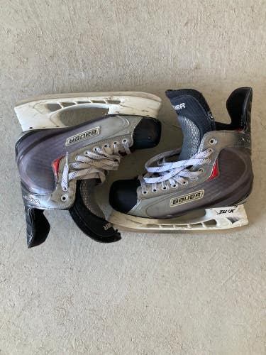 Senior Bauer Vapor X:60 Hockey Skates Regular Width 9.5 (Used)