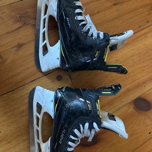 Bauer Supreme M4 Hockey Skates Regular Width Size 4.5 (Used)