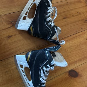 Bauer Supreme One20 Hockey Skates Regular Width Size 4 (Used)