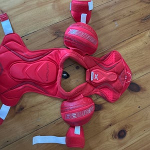 Junior Small Bauer Vapor X-R Shoulder Pads (Used)