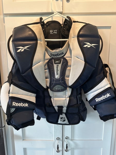 Large/Extra Large  Reebok 9K Goalie Chest Protector  (Used)