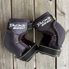 Youth Large CCM Tacks 9550 Elbow Pads (Used)