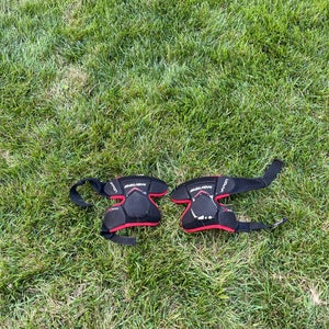 Bauer X900 Knee Protector