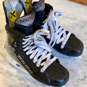 Bauer Vapor Hyperlite 2 Hockey Skates Regular Width Pro Stock Size 5.5