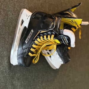 Bauer Supreme S29 Hockey Skates Regular Width   Size 5 (Used)