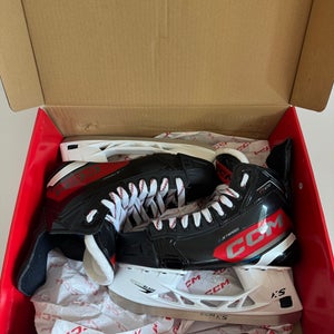 New Senior CCM JetSpeed FT670 Hockey Skates Size 7.5 Regular