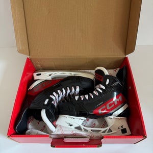 New Intermediate CCM JetSpeed FT670 Hockey Skates Size 4.5 Regular