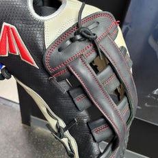 Used Easton DIAMOND PRO STEER BB/SB Glove RH Throw None 15" 11497-S000149932