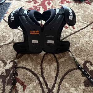Medium Youth Riddell Blaze Shoulder Pads (Used)