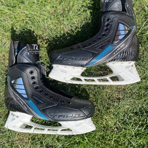 2023 True Pro Custom Hockey Skates Regular Width Pro Stock 8.5 (New)