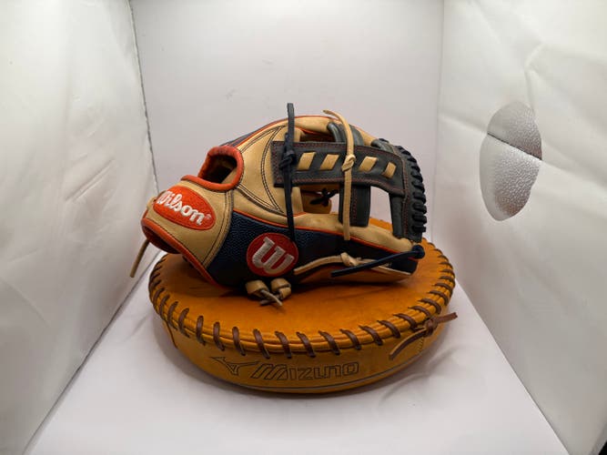 Wilson RH Infield A2000 JA27 Gm Baseball Glove 11.5" (Used)