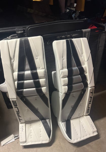 33" 2025 True Catalyst PX5 Regular Goalie Full Set  (Used)