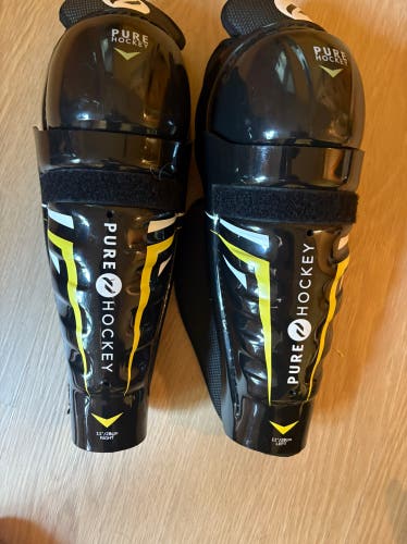 Shin pads - 11”