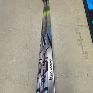 Senior Bauer Vapor Hyperlite 2 Left Hand Hockey Stick P88  (New) - 2 Pack