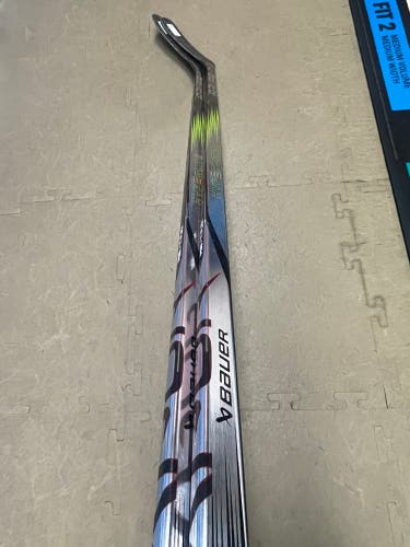 Senior Bauer Vapor Hyperlite 2 Left Hand Hockey Stick P88  (New) - 2 Pack