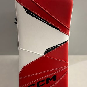 New CCM AXIS 2.9 Senior Regular Blocker White & Red (Chicago)