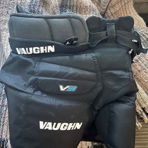 Junior medium/Large Vaughn Velocity V9 Hockey Goalie Pants (Used)