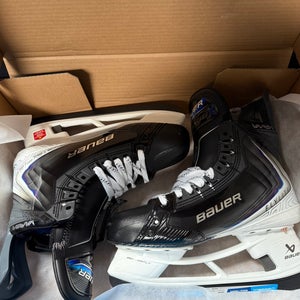 New Bauer Vapor Flylite Senior Hockey Skate