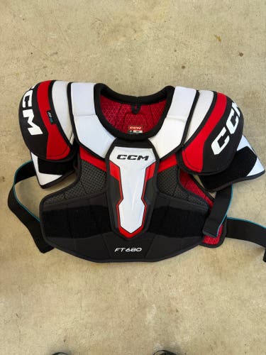 Ccm ft 680 Shoulder Pads