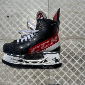 Used/ Good Condition CCM FT4Pro Skates  (Size 5,Regular Width)