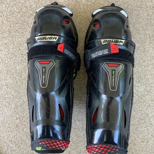 LIKE NEW  Junior Bauer Vapor Hyperlite 11" Shin Pads (Used)