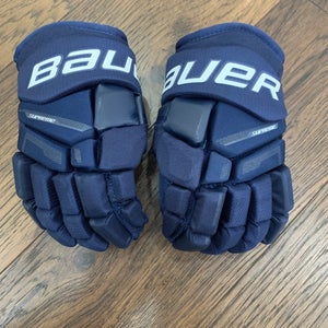 Like New Bauer Supreme Matrix Gloves 11" (Used)
