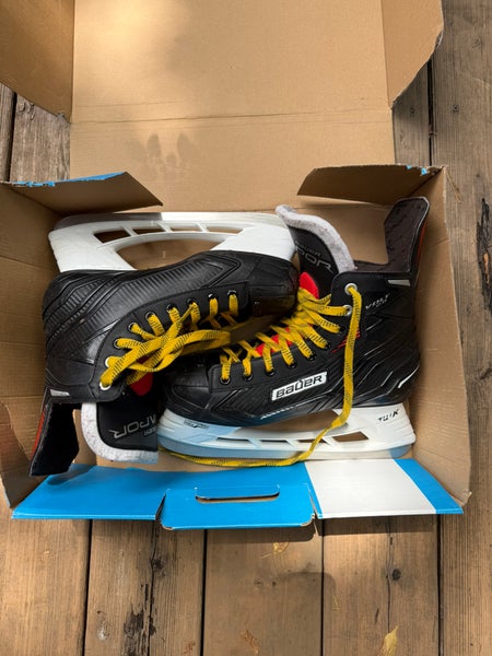 Bauer Vapor VOLT Hockey Skates 9 (New)
