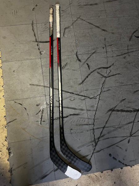 Youth Bauer Vapor Hyperlite Right Handed Hockey Stick P92 (Used)
