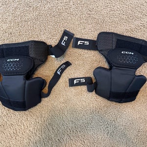 CCM (New) F5 Goalie Knee Pads - Intermediate