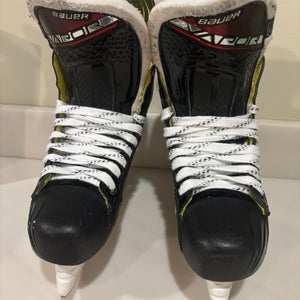 2023 Bauer Vapor X2.9 Hockey Skates Regular Width Size 6.5 (Used)