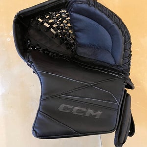 CCM Axis 2.5 Regular Hockey Goalie Glove
