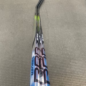 Intermediate Bauer Vapor Hyperlite 2 Right Hand Hockey Stick P88 (New) - 2 Pack