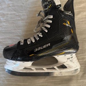 Bauer Supreme M5 Pro Hockey Skates Size 5 (Used)