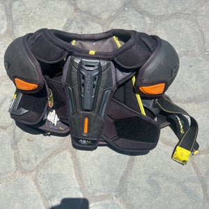 CCM ASV pro Shoulder Pads
