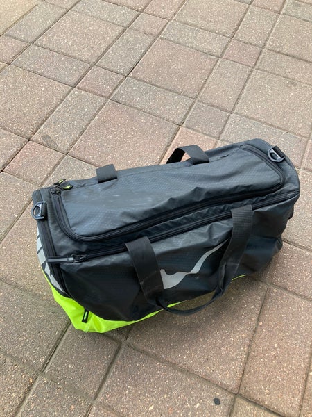 Black Nike Duffle Bag (Used)