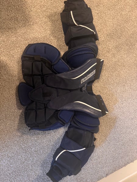 Large Passau Goalie Chest Protector (Used)