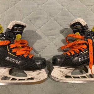Bauer Supreme S29 Hockey Skates Regular Width Size 1 (Used)