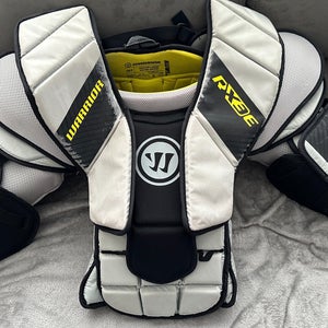 Warrior Intermediate Goalie Chest Protector Medium/Large (Used)