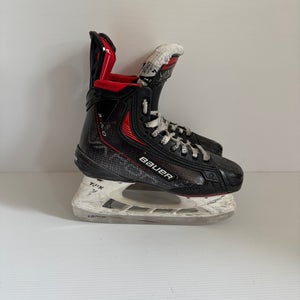 Used Intermediate Bauer Vapor 3X Pro Hockey Skates Size 4 Fit 1