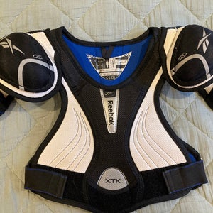 Youth Large Reebok xtk Shoulder Pads (Used)