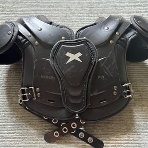 Medium Youth Xenith Fly Shoulder Pads (Used)