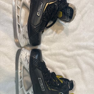 Bauer Supreme S25 Hockey Skates Size 3 (Used)