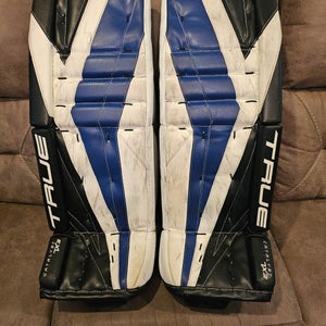 30" +2 2023 True Catalyst 7X3 Goalie Leg Pads (Used)