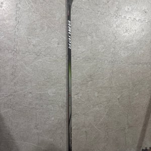 Senior Bauer Vapor Hyperlite 2 Right Handed Hockey Stick P28  (New)