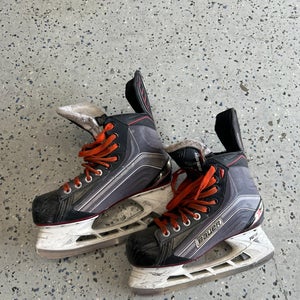 Bauer Vapor X600 Hockey Skates Extra Wide Width Size 5.5 (Used)