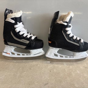 Used WinnWell AMP 300 Youth Hockey Skate Youth 08.0 11858-S000077010